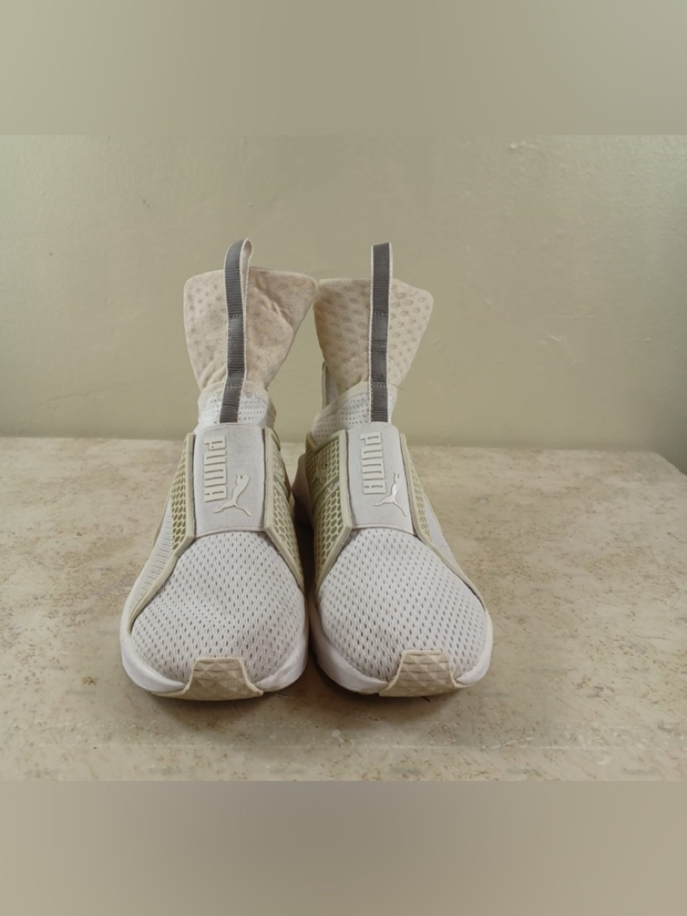 Puma White Slip-On Sneakers Women’s 7.5 EU 38 Lightweight Athleisure